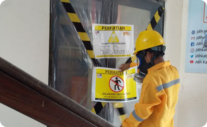 Fumigasi Di Perpustakaan JDIH Kabupaten Semarang