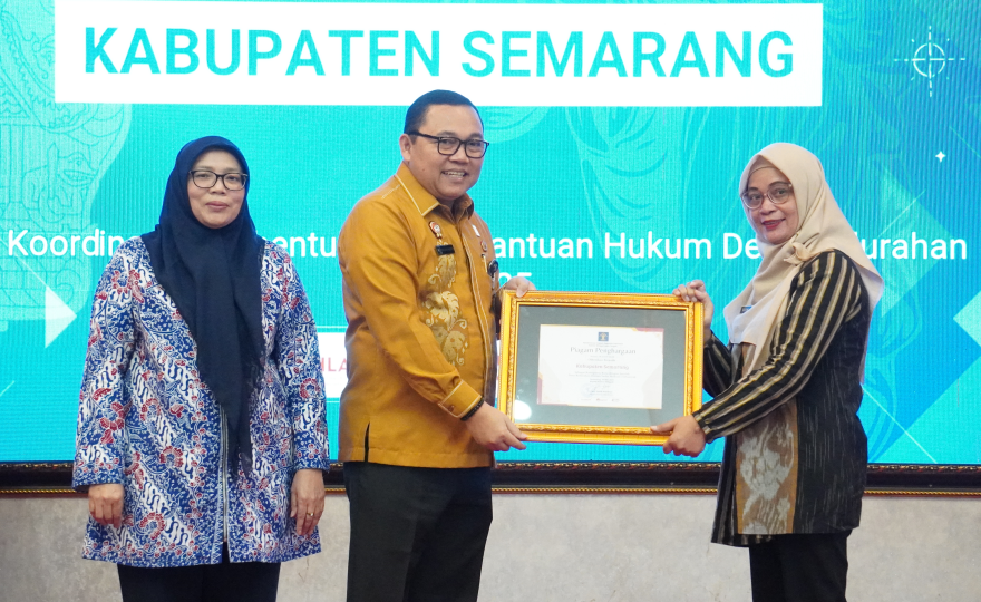 Kabupaten Semarang Meraih Penghargaan Sebagai Kabupaten/Kota dengan Jumlah Desa/Kelurahan Binaan Sadar Hukum Terbanyak