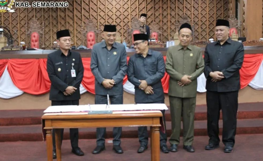 Persetujuan 2 Raperda Menjadi Perda