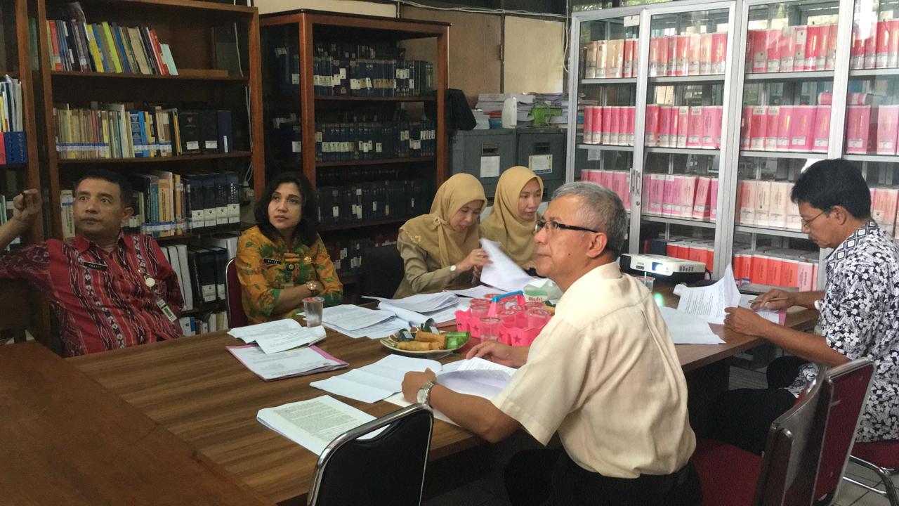 Pembahasan Rancangan Peraturan Bupati tentang Pedoman Pelaksanaan Kegiatan Pembangunan Sarana dan Prasarana Kelurahan dan Pemberdayaan Masyarakat di Kelurahan