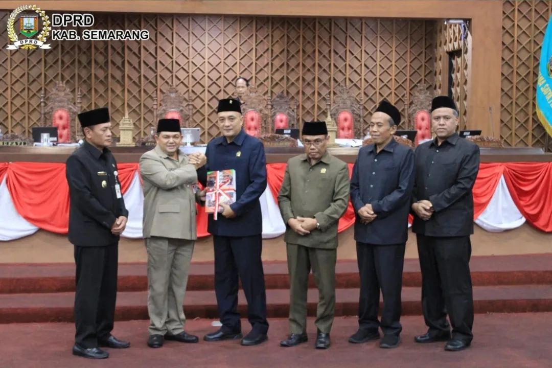 Paripurna Persetujuan Raperda Menjadi Perda Dan Penyampaian LKPJ Tahun 2023